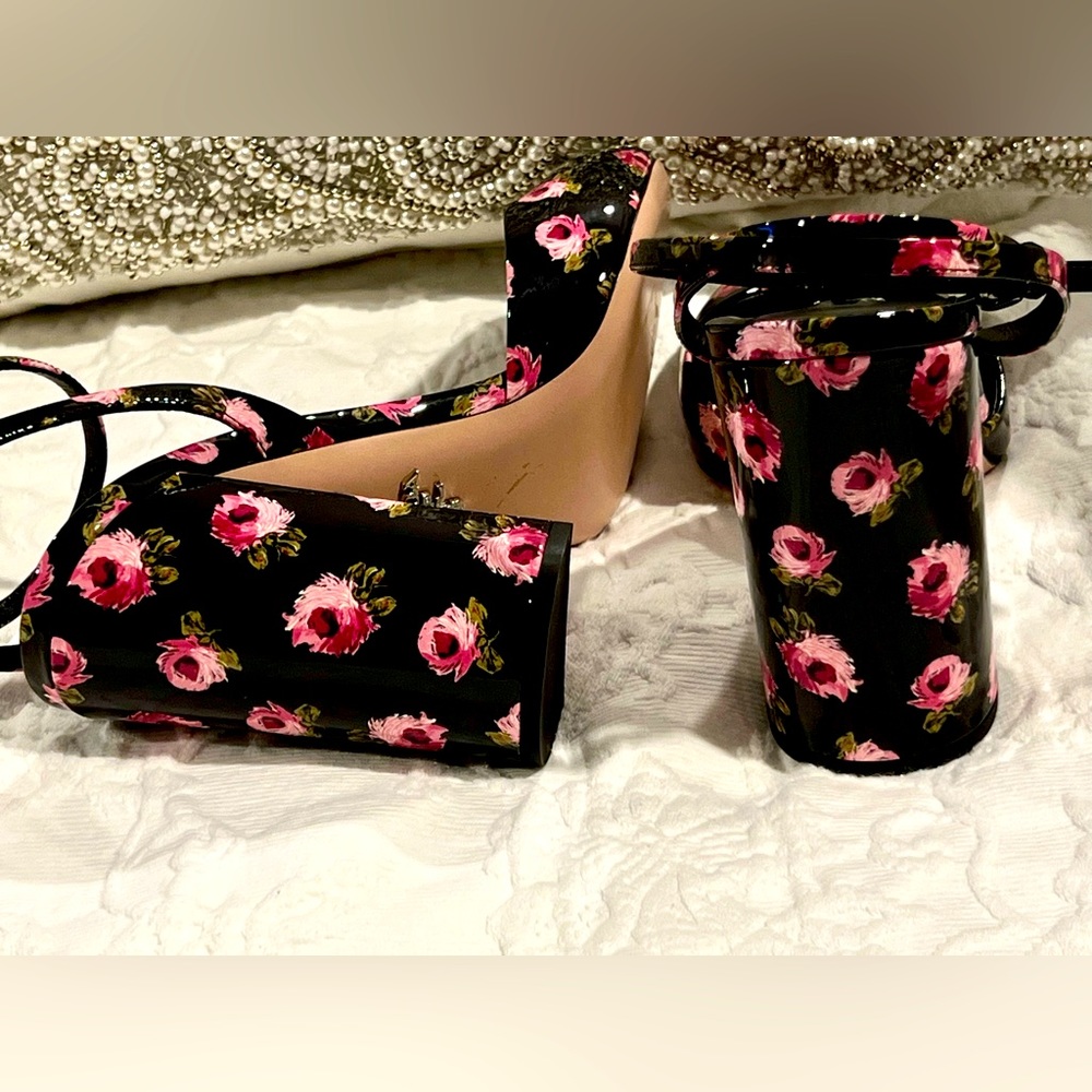‼️SOLD ‼️Prada Floral-Print Patent Leather NWT
Size 38:5🌹 - Picture 9 of 12